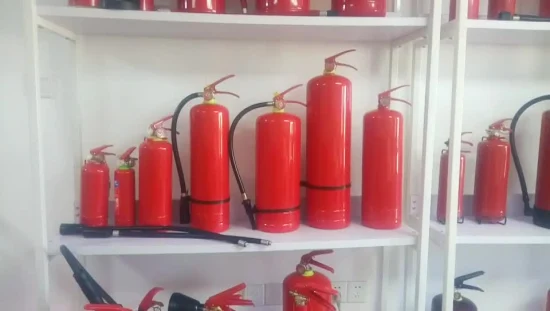 Cylindre d'extincteur vide de couleur rouge, prix bon marché